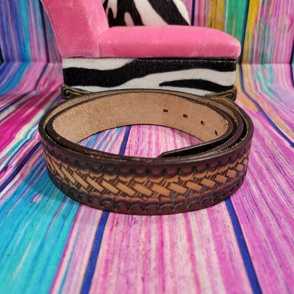 🔷️Genuine Leather Belt with Scallops and Basket Weave Size 40 (1011) - Picture 1 of 4
